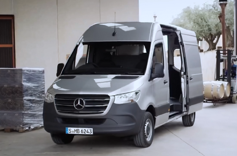 грузовой Mercedes-Benz Sprinter